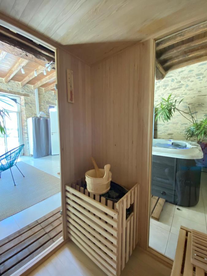 Le Durivum Hotel Montaigu-Vendee Exterior photo